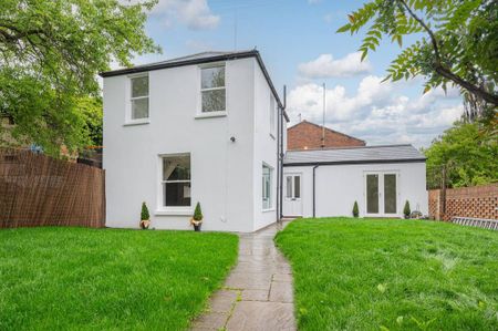 3 bedroom detached house to rent - Photo 3