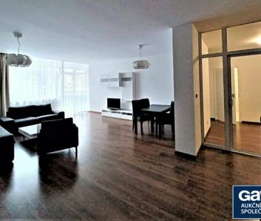 Vybavený byt 2+kk s terasou a garážovým stáním na TOP adrese, Rezid... - Fotografie 5