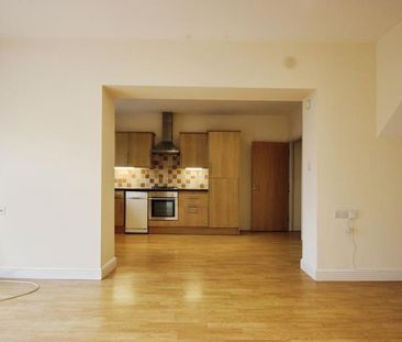 2 bedroom maisonette to rent - Photo 4
