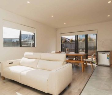 Modern, Sun-Filled 2-Bedroom Home Near Drury Ã¢ÂÂ Peaceful & Conv... - Photo 5