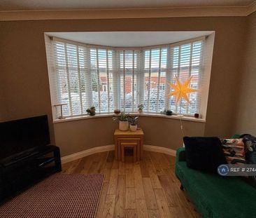 2 bedroom flat to rent - Photo 4