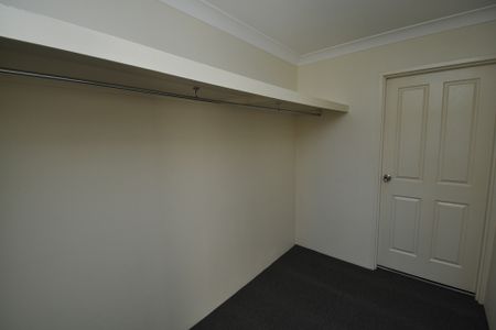 MODERN 2 BEDROOM APARTMENT LOCATED CLOSE TO AMENTITIES - Photo 5