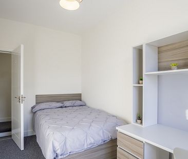 Fantastic 5 Bed Student House - Photo 6