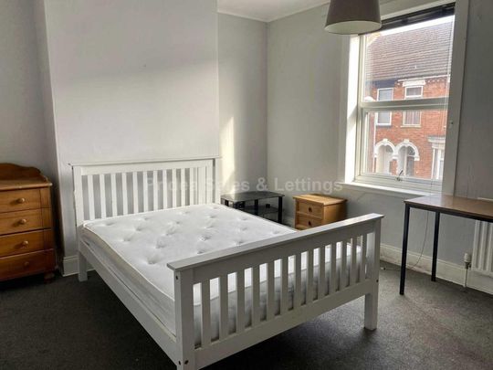 1 bedroom in a house share to rent - Photo 1