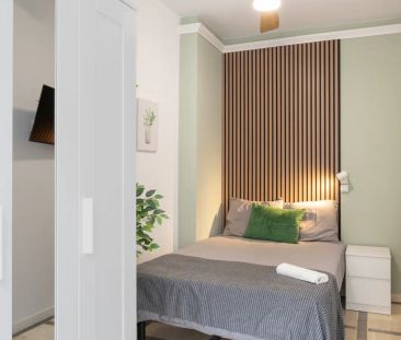 Room in a shared 4-bedroom apartment for rent in Numancia, some bil... - Photo 5