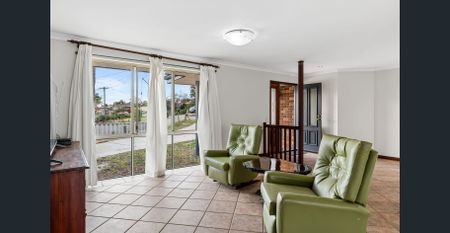 Spacious family home with large outdoor alfresco Entertaining area - Photo 2