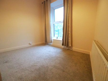 2 bedroom end of terrace house to rent - Photo 4