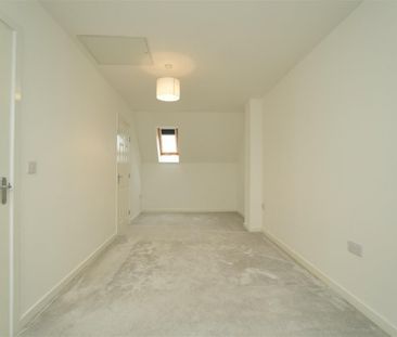 3 bedroom House To Let - Photo 3