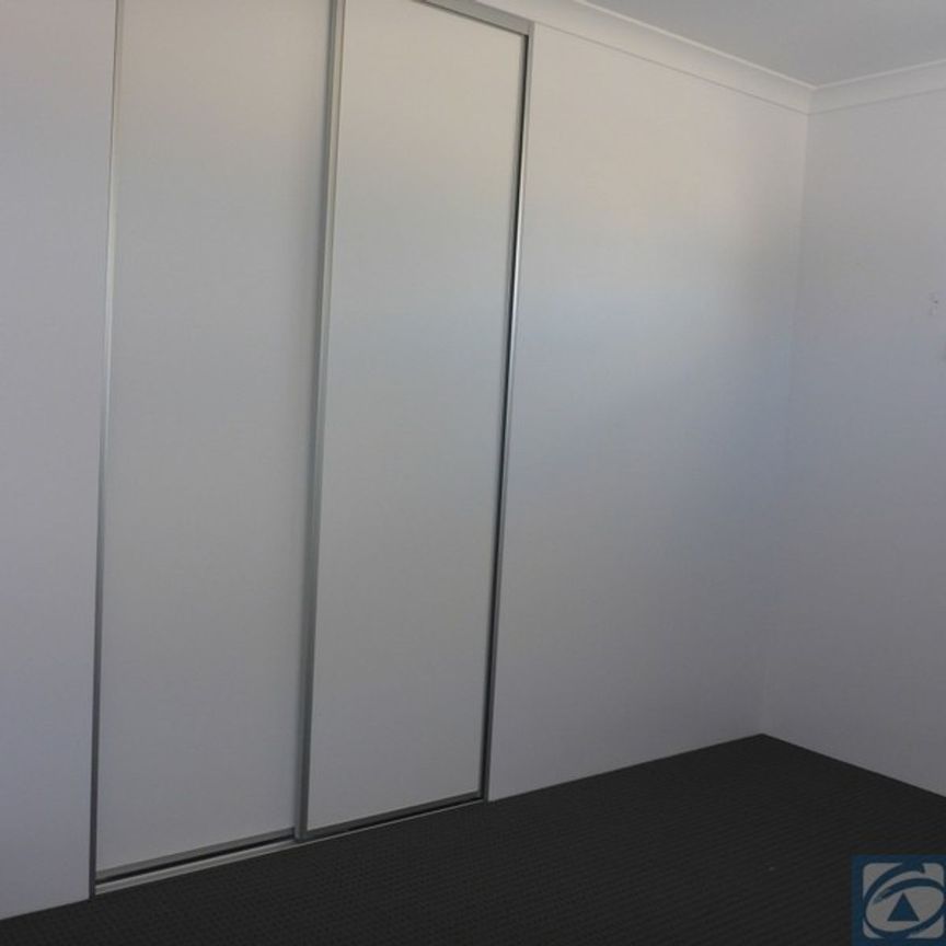 Modern Townhouse in excellent location - Photo 1