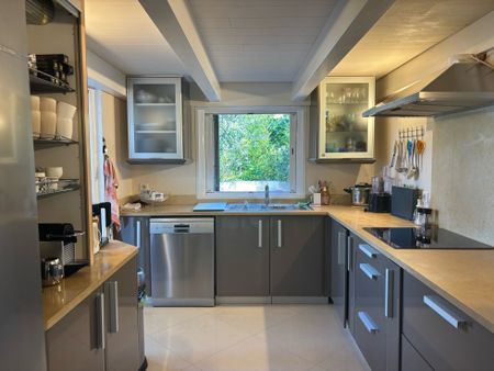 Villa Location Meublée 226m² Marseille 13008 - Photo 5