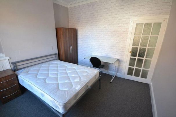 4 bedroom terraced house to rent - Photo 1