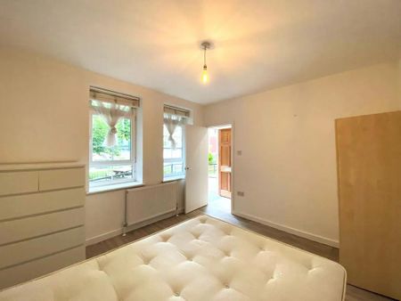 3 bedroom ground floor flat to rent - Photo 3