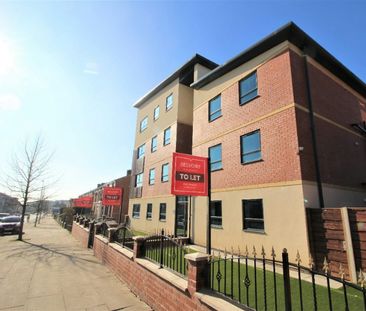 Flat to rent on - Photo 1