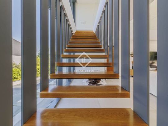 Luxury Villa for rent in Pozuelo de Alarcón, Autonomous Region of Madrid - Photo 1