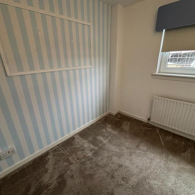 3 bedroom end of terrace house to rent - Photo 1