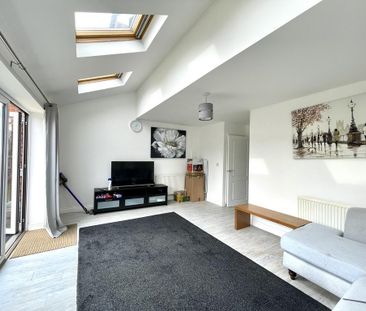 3 bedroom semi-detached house to rent - Photo 1