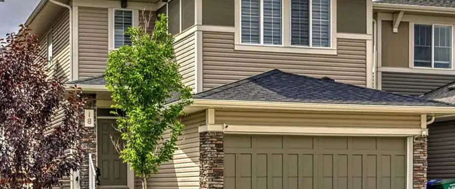 BEAUTIFUL 3 BEDS 2.5 BATH FOR RENT IN BAYVIEW-AIRDRIE — 3 Bedrooms House - Photo 1