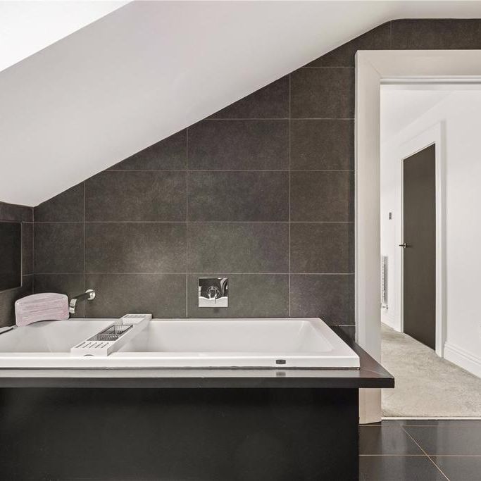 3 bedroom apartment to rent - Photo 1