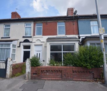 3 bedroom flat to rent - Photo 6