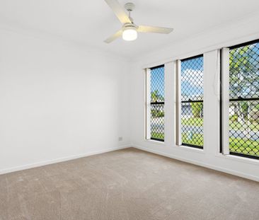 SPACIOUS FOUR BEDROOM HOME IN SIPPY DOWNS - Photo 3