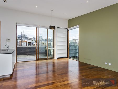 CONTEMPORARY TOWNHOUSE - Photo 5