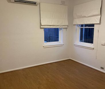 Spacious Home in the heart of Moorabbin - Photo 2