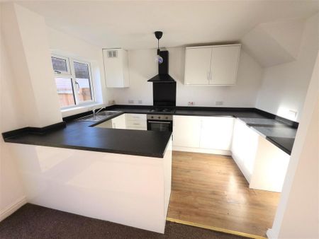 3 bedroom detached house to rent - Photo 5