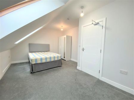 5 bedroom semi-detached house to rent - Photo 4