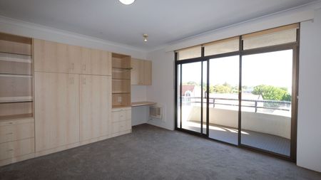 Home For Rent - Photo 4