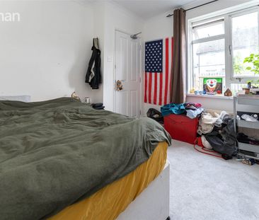 4 bedroom semi-detached house to rent - Photo 4