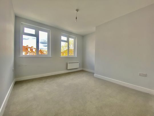 Bitterne Road, Southampton - Photo 1