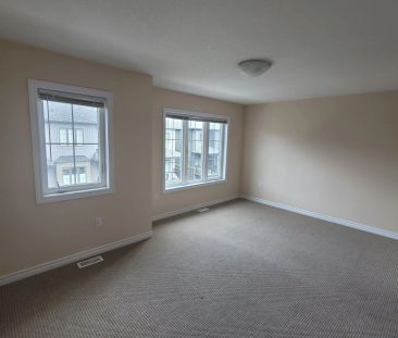 Property For Lease | X9236479 - Photo 5