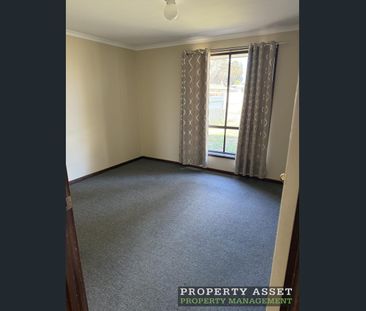 Room for the children to play plus a double garage - Photo 2