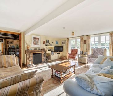 A charming five-bedroom detached family home with a beautiful garden stunning countryside views. - Photo 1
