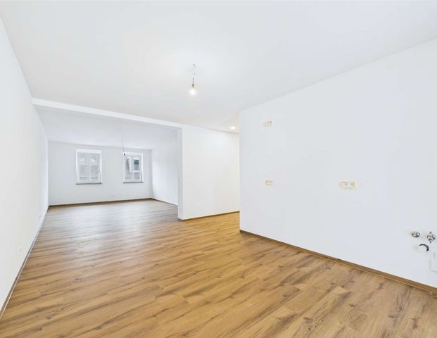 Erstbezug Terrassenwohnung mit der Qualität eines Eigenheims – Urban & modern in Auerbach - Photo 1