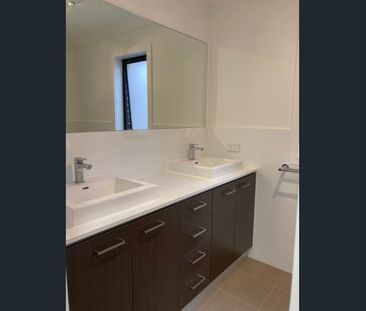 Cosy & Spacious Near New 4 Bedrooms - Photo 6