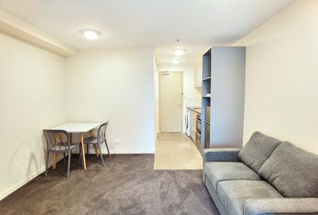 Popular Imperial Gardens apartment is waiting for new occupants! - Photo 2