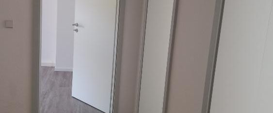** herrliche 3 Raum mit Balkon, neu gemalert und neue Beläge, Einbauküche in Hilbersdorf - Foto 1