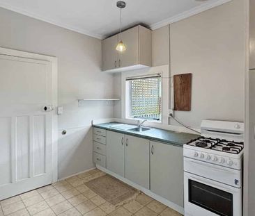 WHANGANUI EAST - 3 BEDROOMS - Photo 3