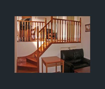 Light filled pet friendly 4 bedroom 2 bathroom brick house backing ... - Photo 3