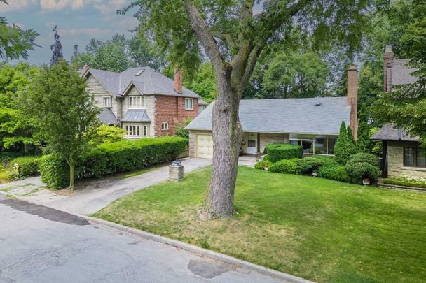 For Lease - 200 Cortleigh Boulevard, Toronto, Ontario - Photo 1