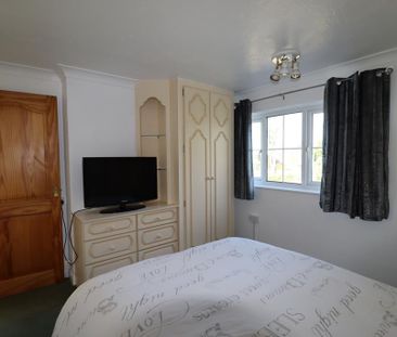 2 bedroom end of terrace house to rent - Photo 4