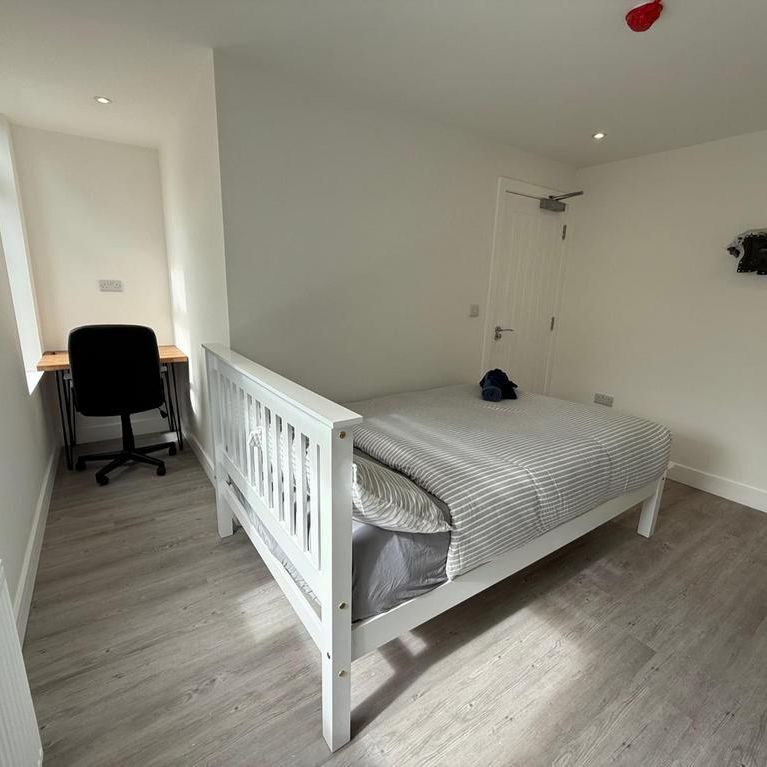 1 bedroom in a house share to rent - Photo 1