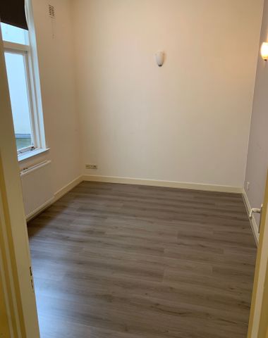 Te huur een ruim en mooi 2-kamer appartement op een toplocatie midden in het centrum van Breda - Foto 2