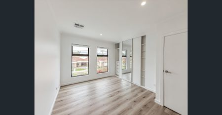 Brand New Executive Home Ready for Moving In - Photo 3