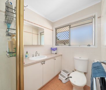 5 Eyre Avenue, Petrie QLD 4502 - House For Rent - $800 | Domain - Photo 5