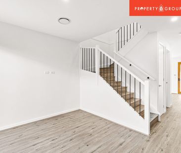 Luxurious 4 bedroom brandnew Townhouse close to all the amenities. - Photo 6