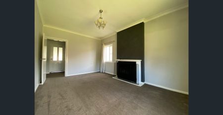 Charming Family Home for Rent in Gormans Hill! - Photo 4