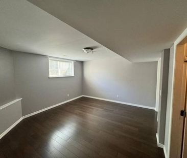 1 bedroom basement for rent - Photo 3