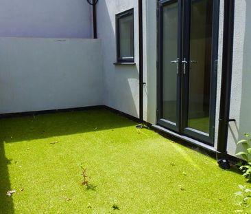 2 bedroom ground floor flat to rent - Photo 3